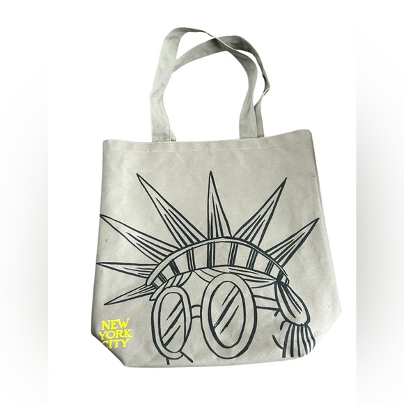 Starbucks Handbags - Starbucks NYC Statue of Liberty Limited Edition Tote